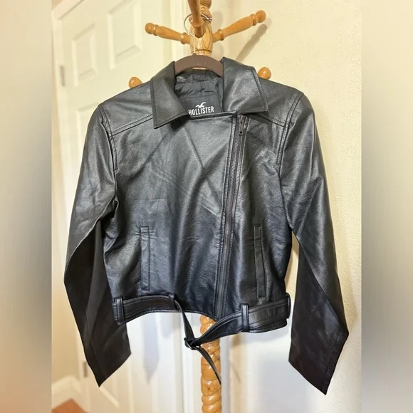 NWOT Hollister Black Faux Leather Moto Jacket Size Small - Picture 3 of 5